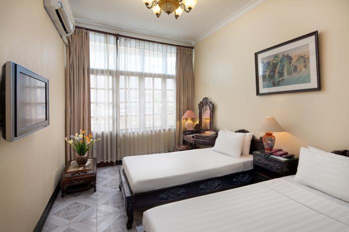 Lucky Central Hotel & Travel Hanoi Bagian luar foto